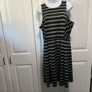 Black and gray zippered dress